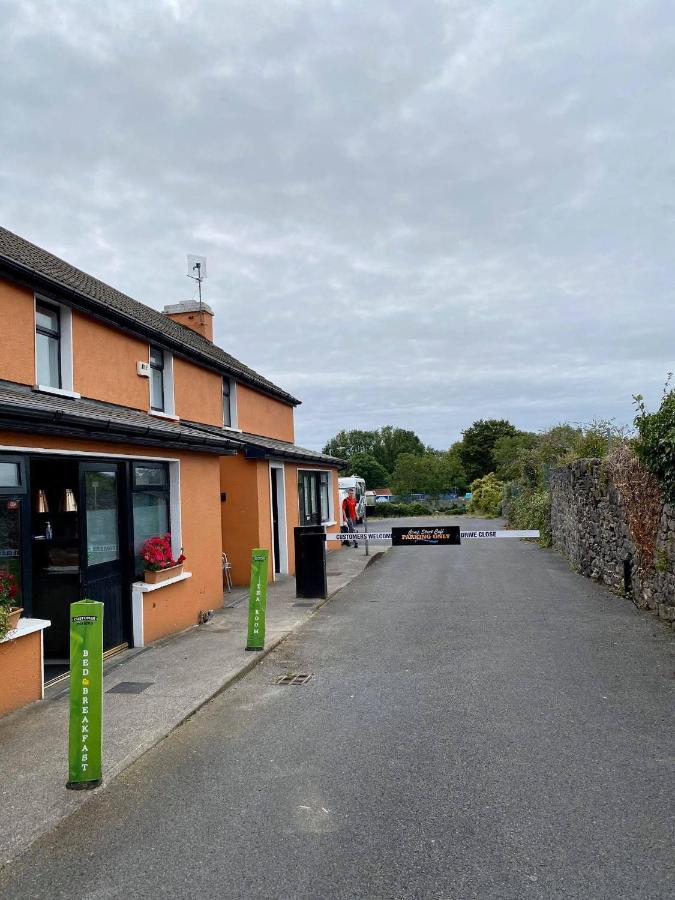 Room 1 Camp Street B&B Oughterard Bagian luar foto